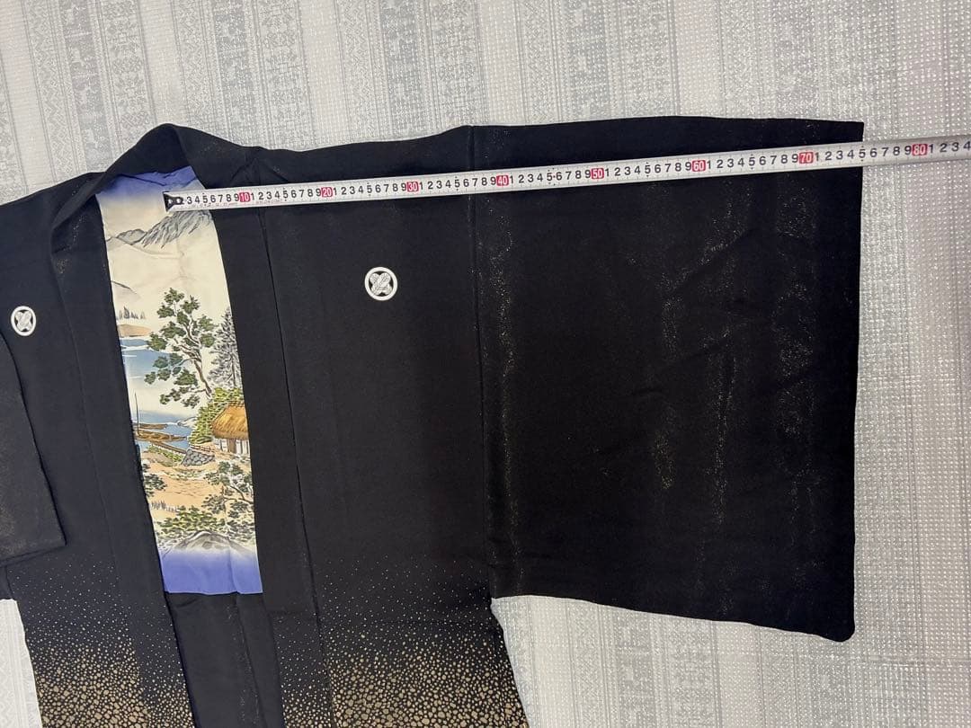 Men's Kimono and Haori set, black with gold decorations and a landscape-patterned lining, haori in good condition