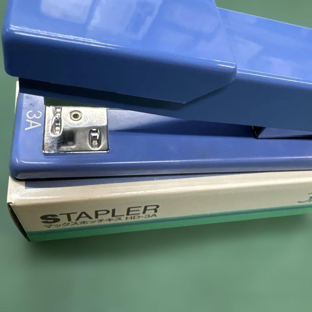 No. 697 MAX Stapler HD-3A For Binding, Temporary Binding, and Tacking - Includes Staples