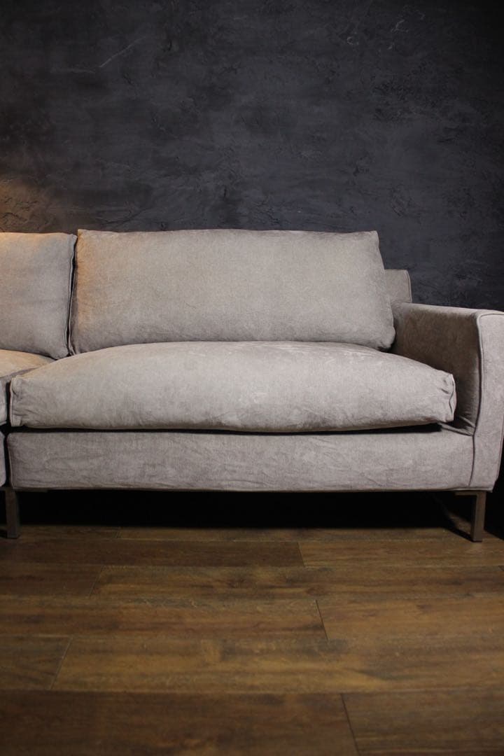 Free Shipping in the Tokyo Metropolitan Area ~ ACTUS Eilersen ￥500,000 Streamline Full Feather Sofa
