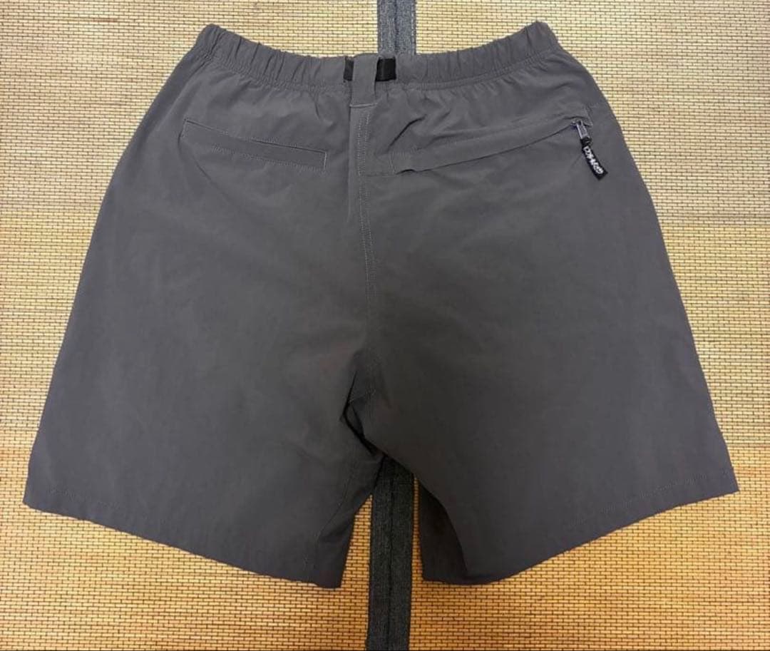 Gramicci / LOWERCASE NYLONLOOSE SHORTS