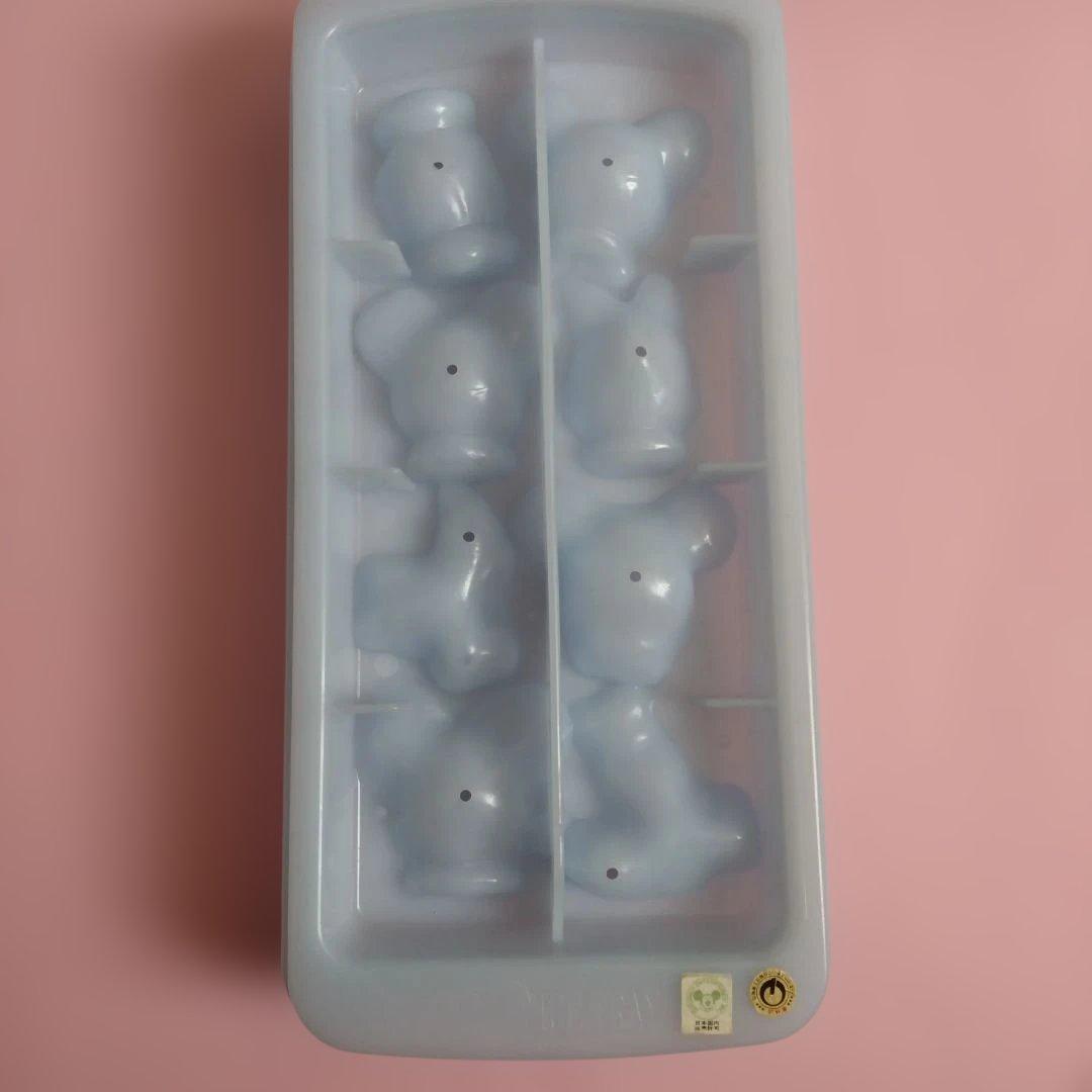 Disney-shaped ice cube tray, light blue, makes 8 cubes