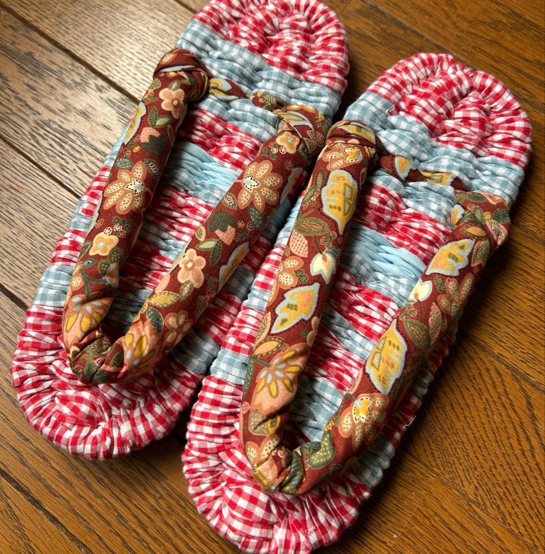 Fabric Zori (Japanese Slippers) - One of a Kind - 100% Cotton - Fluffy Straps [No. 249]