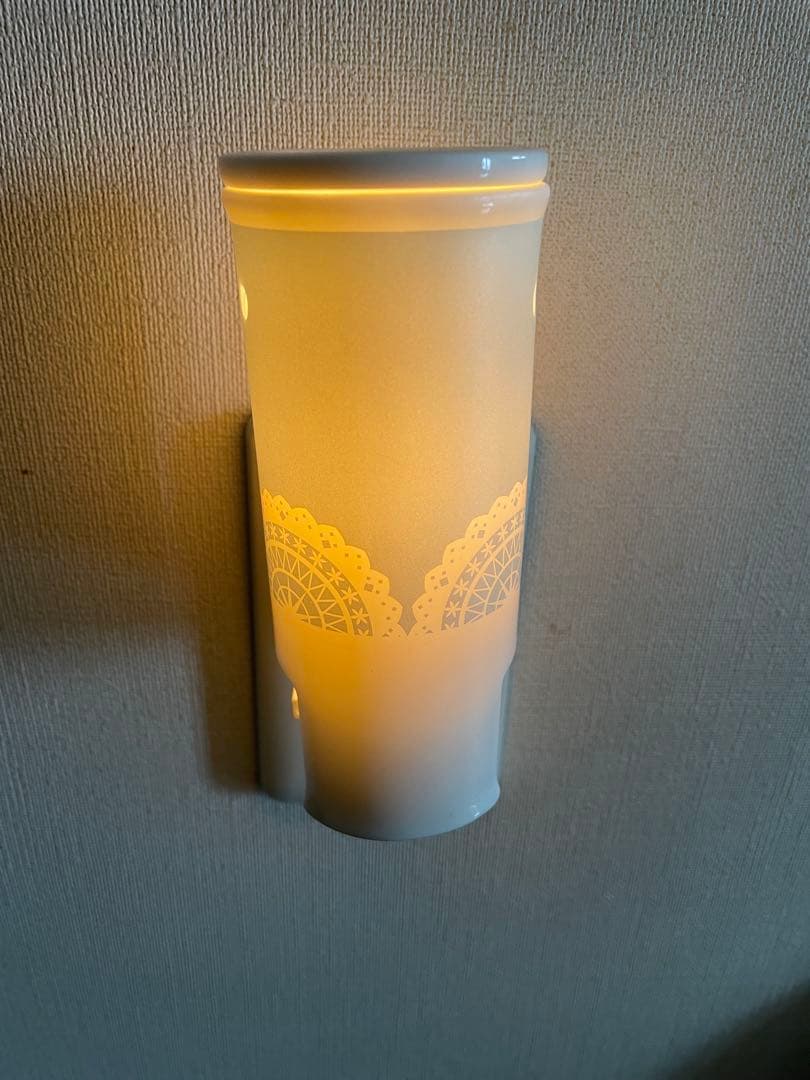 Near unused, beautiful condition, DHC plug-in aroma lamp, aroma oil, kiwi
