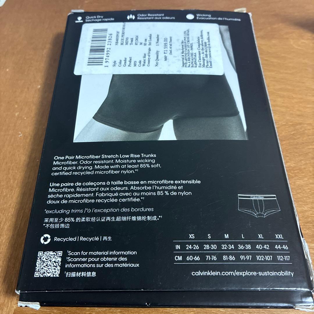 Calvin Klein

 / 

Size : M <div class=gnlqyh