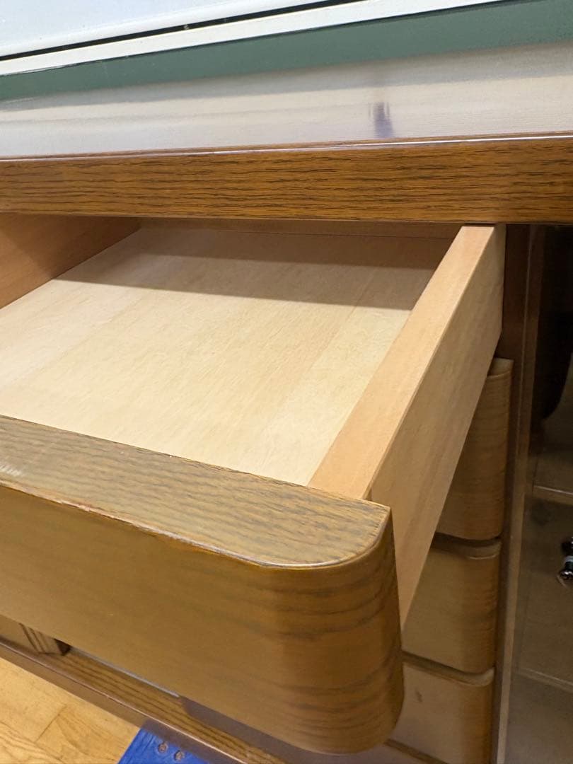 let welcome drawers