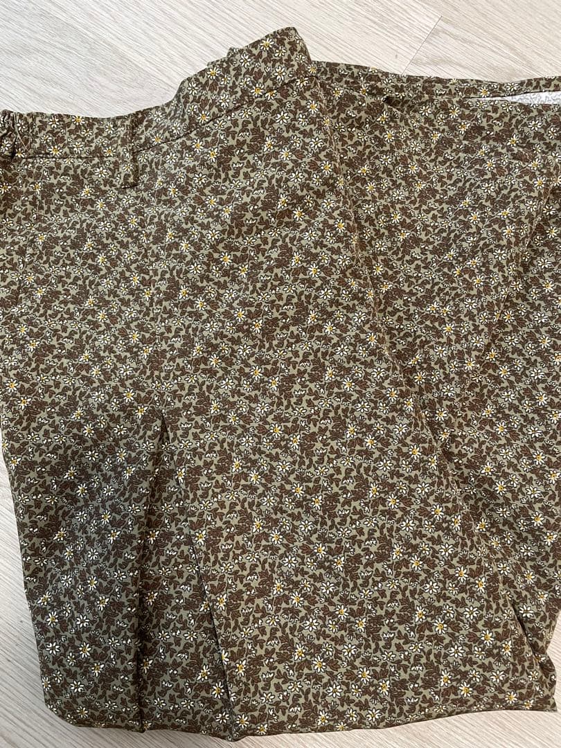 Beautiful condition, ehkä söpö floral knee-length skirt, size F, elegant skirt