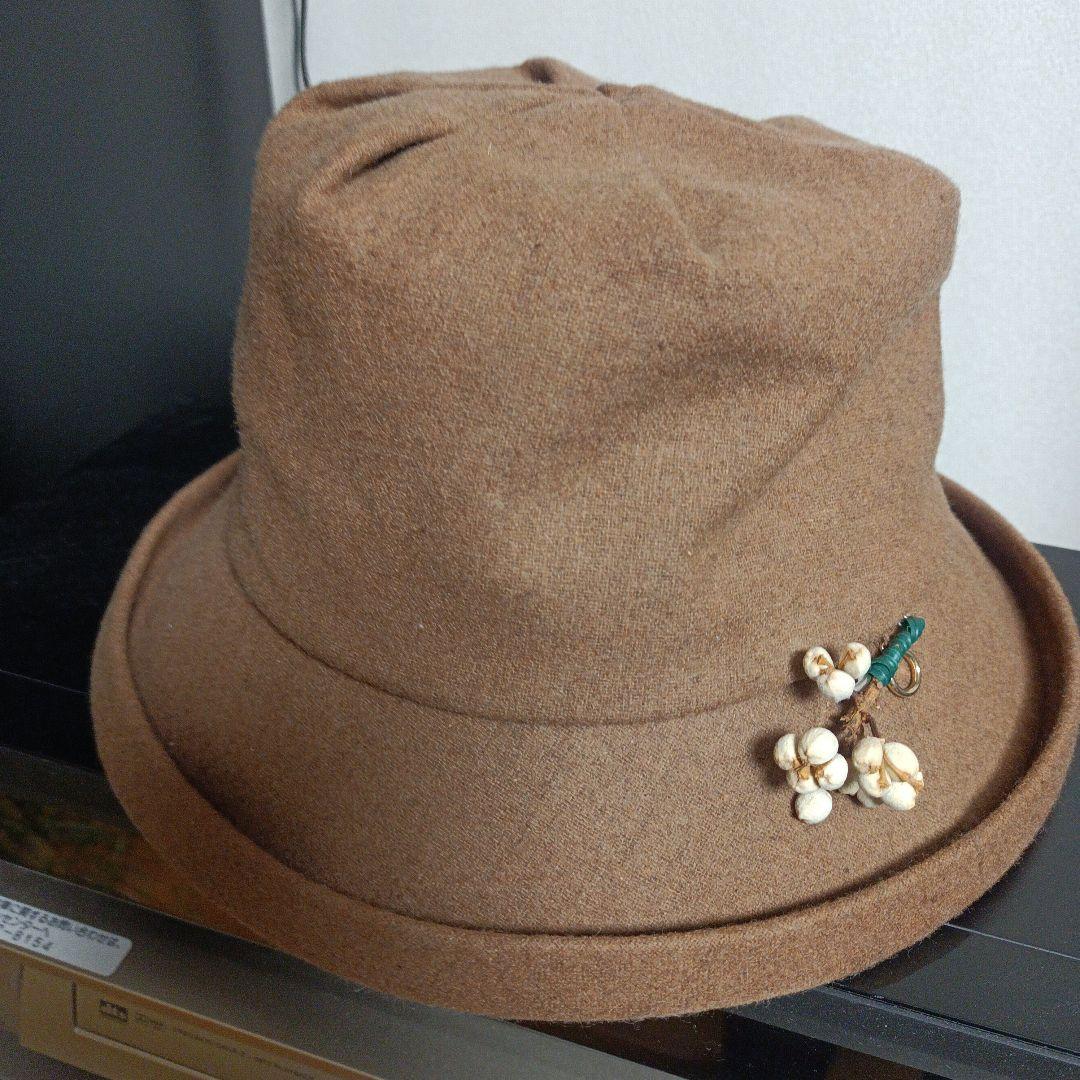 Brown felt hat with beads