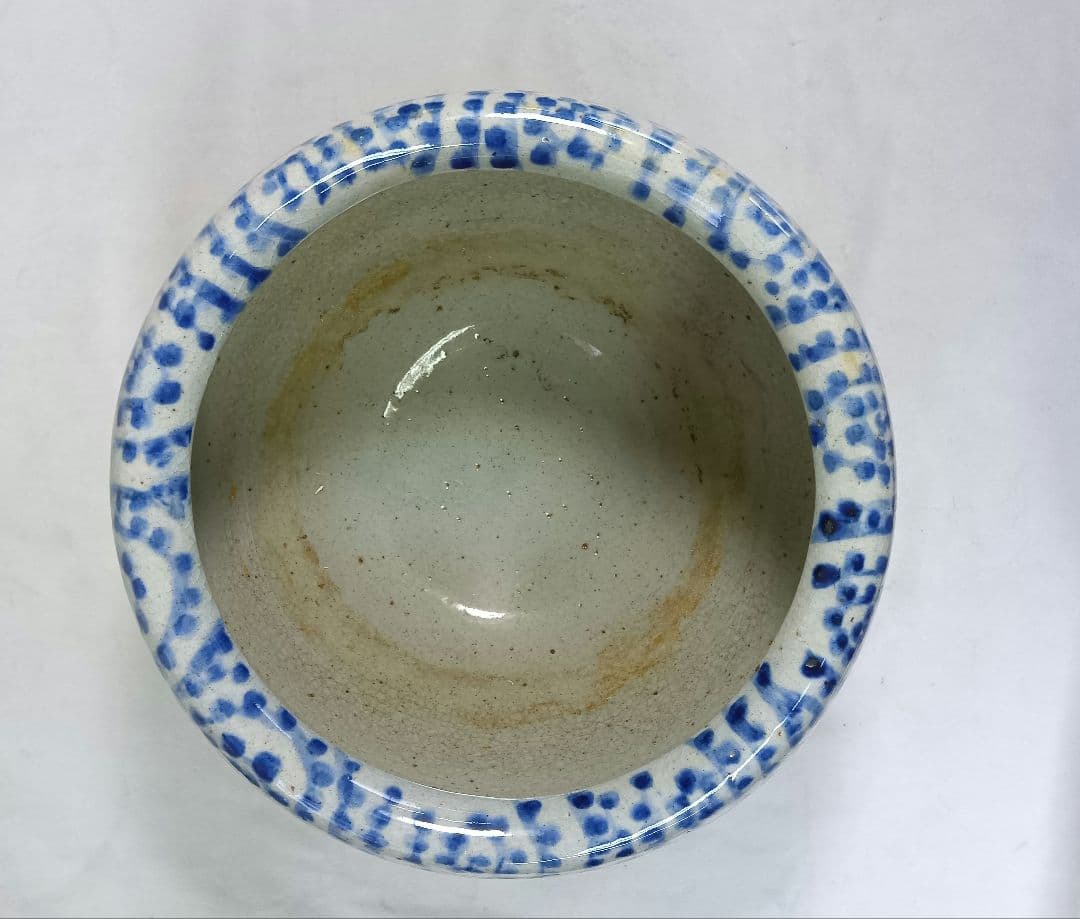 Ceramic Water Basin, Shigaraki Ware, Made by Tsubokuro, Blue and White Octopus Arabesque Pattern, Medaka Fish Bowl, Water Lily Bowl, Hibachi (Charcoal Brazier)