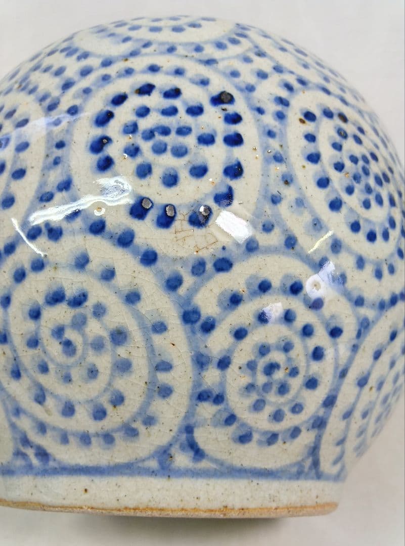 Ceramic Water Basin, Shigaraki Ware, Made by Tsubokuro, Blue and White Octopus Arabesque Pattern, Medaka Fish Bowl, Water Lily Bowl, Hibachi (Charcoal Brazier)