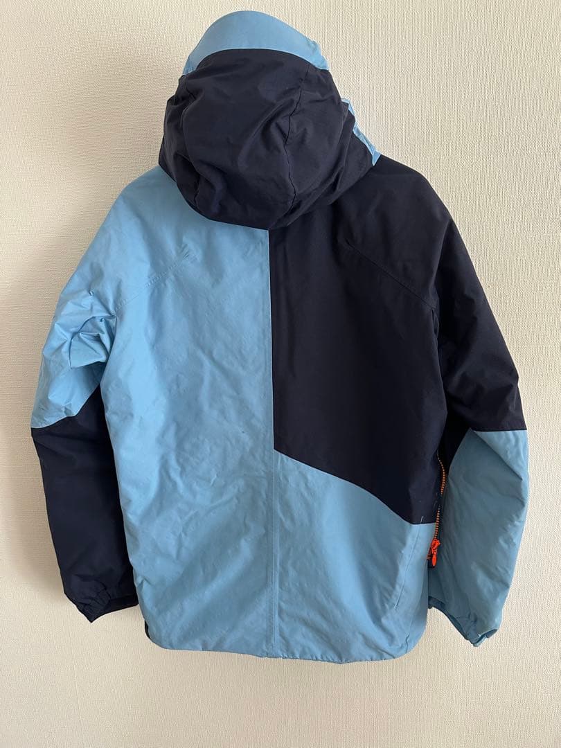⭐︎Descente S.I.O. Ski Wear Jacket, Size L (Reason for Discount)
