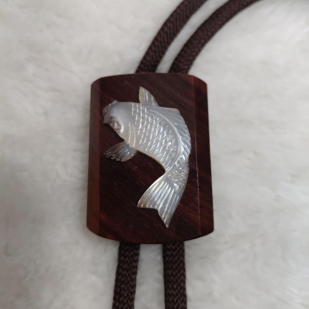 Fish decoration loop tie