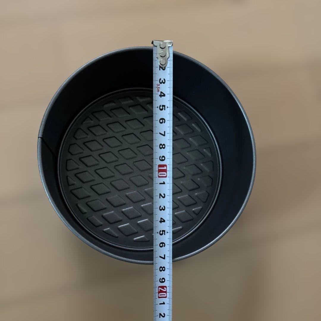 Black Round Diamond Pattern