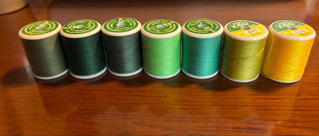 7-piece sewing thread set
