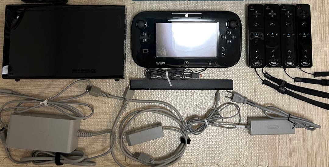 Wii U Console and Game Software Set