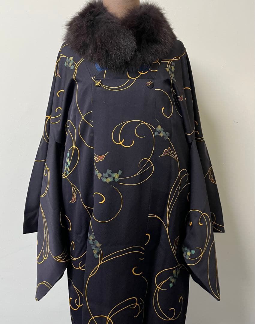 Michiyuki coat, arabesque pattern, cool black coat