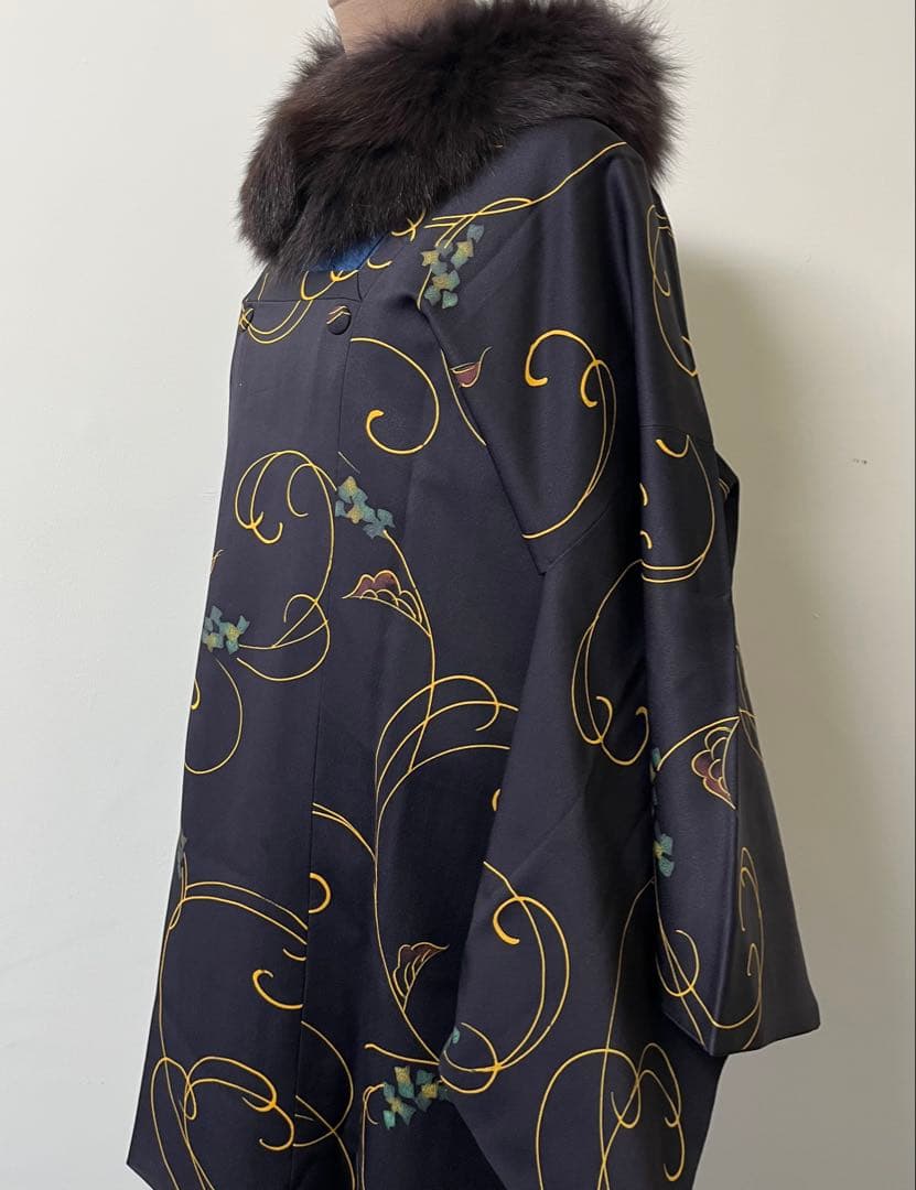 Michiyuki coat, arabesque pattern, cool black coat