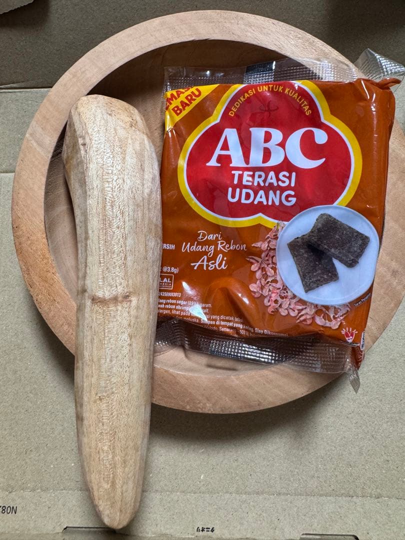 Wooden mortar and pestle set of 3