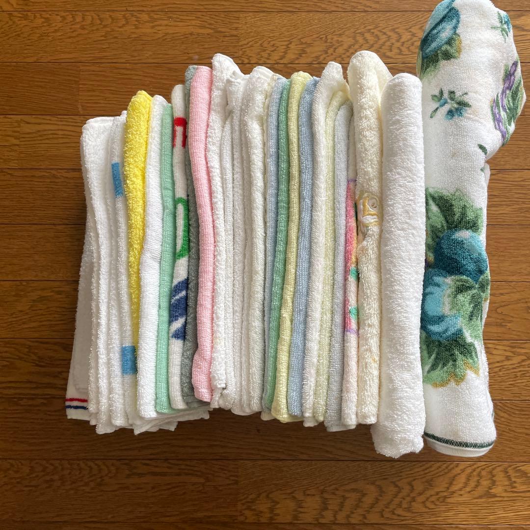 2 bath towels, 27 face towels