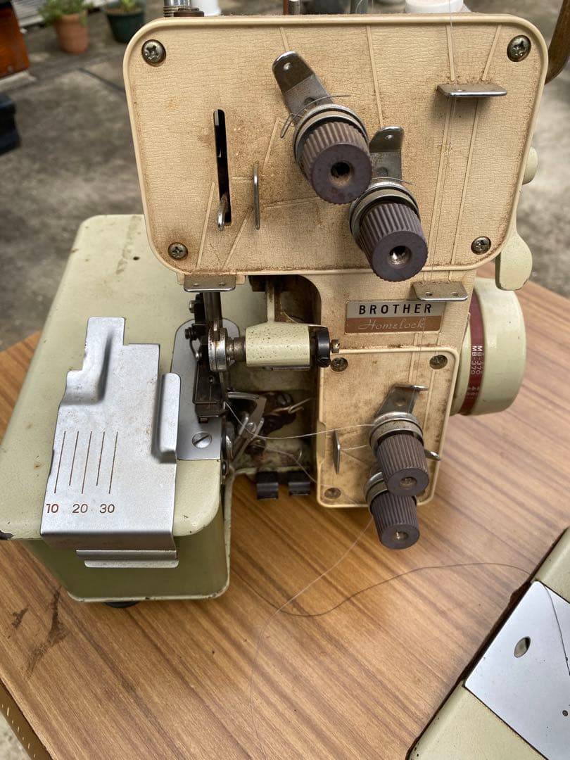 BROTHER Sewing Machine Overlock Machine