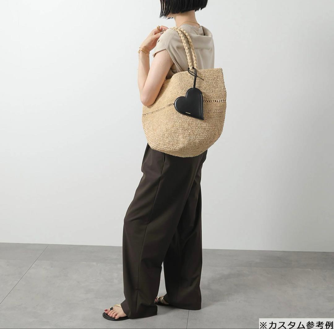 【JIL SANDER】New Embossed Logo Heart-Shaped Leather Pouch