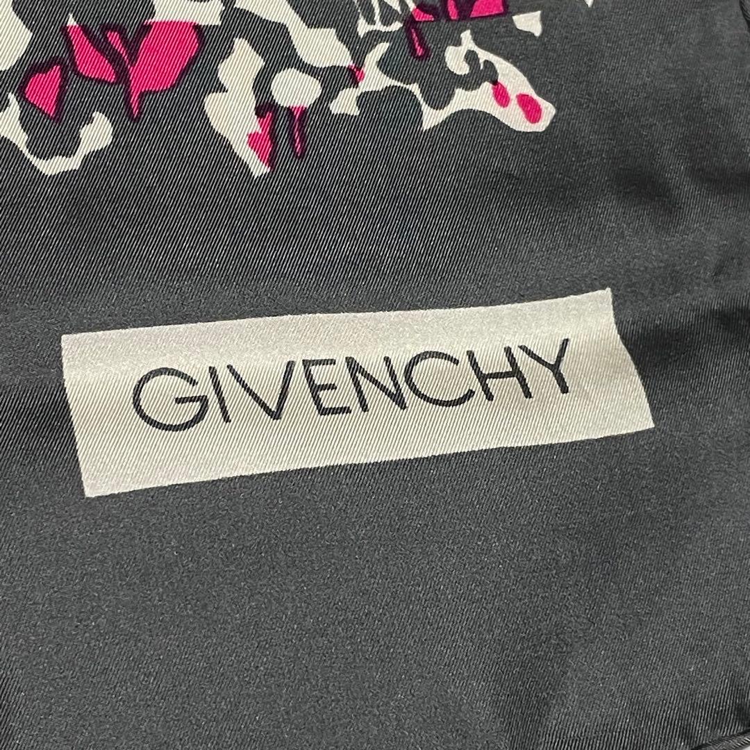 Givenchy <div class=gnlqyh