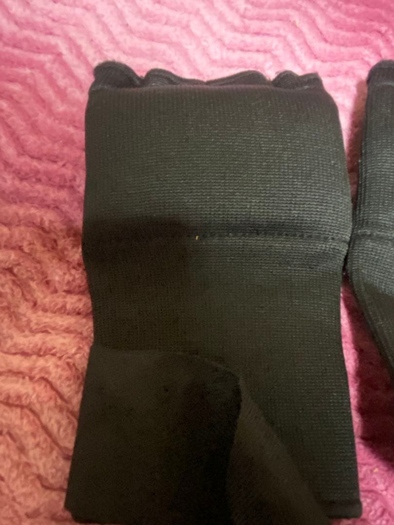black fingerless
