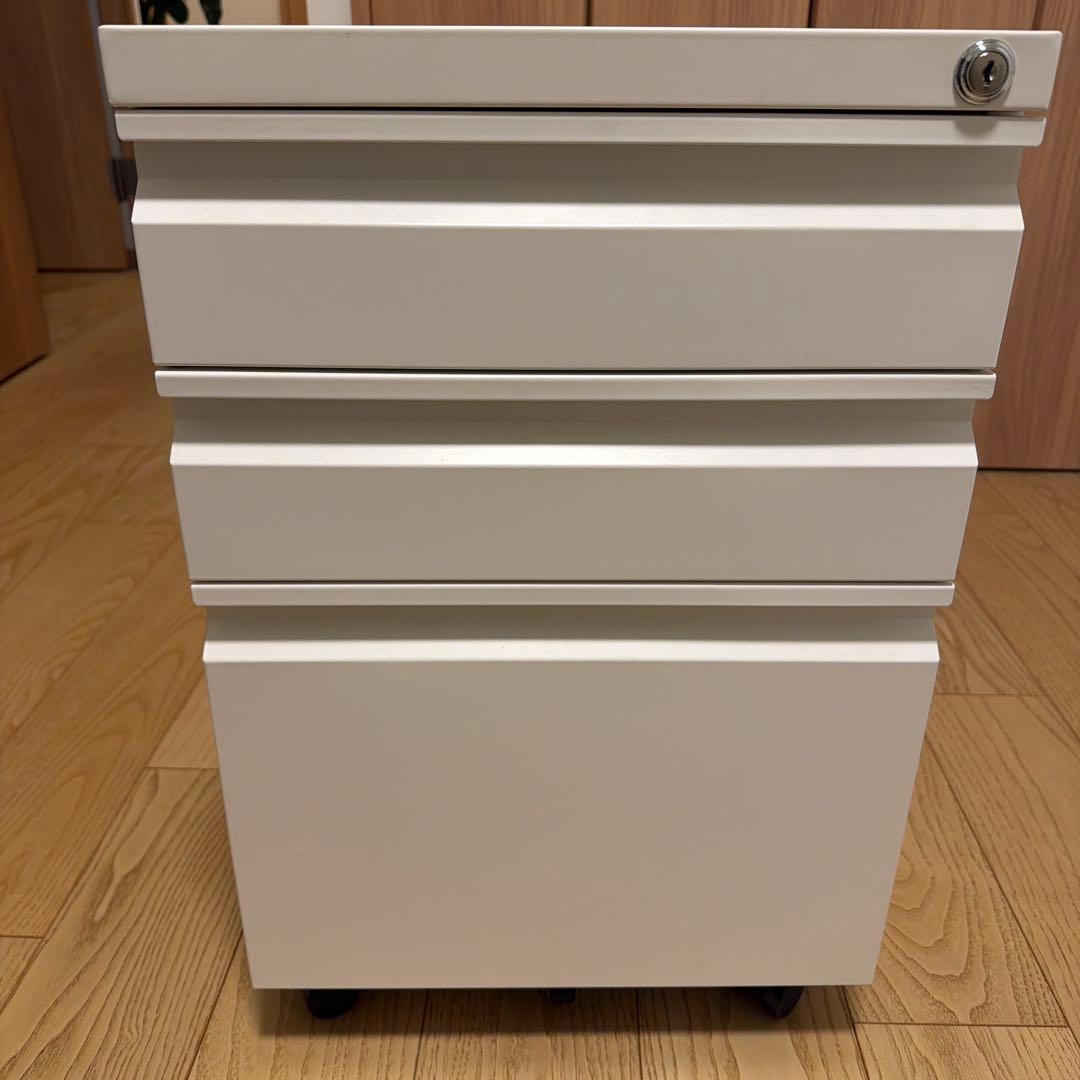 white drawer