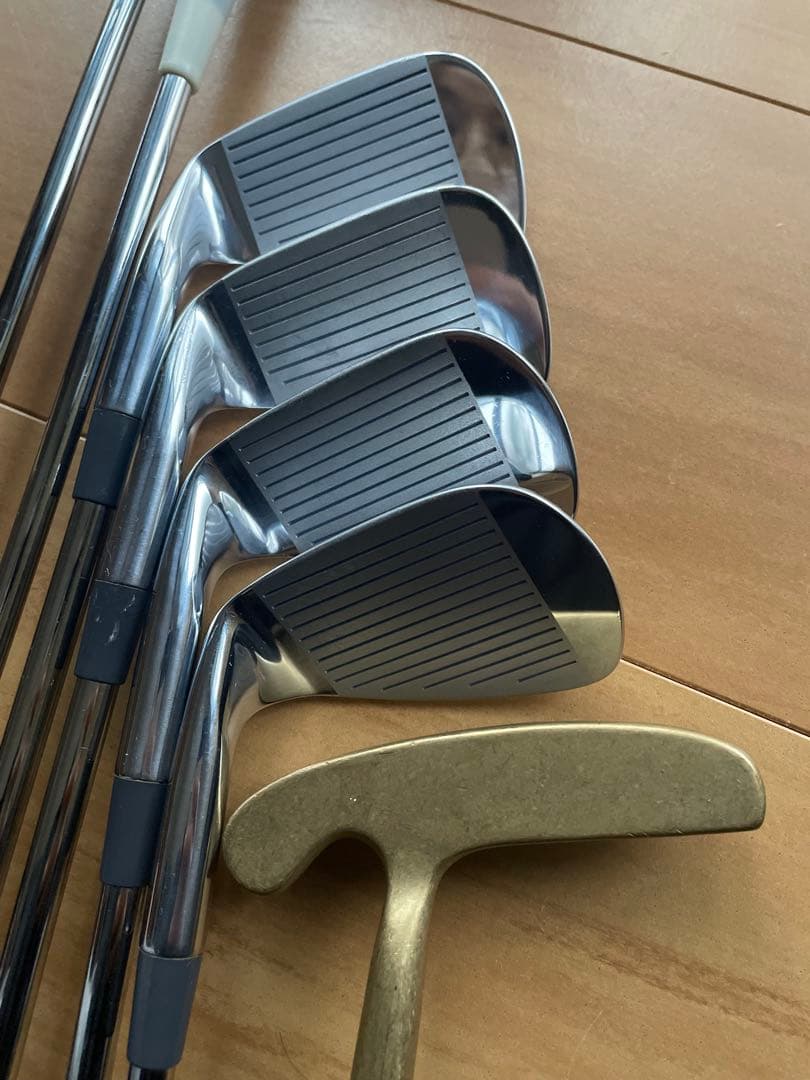 Women's Wilson Iron Driver & Putter 7-Piece Set - Beginner Friendly